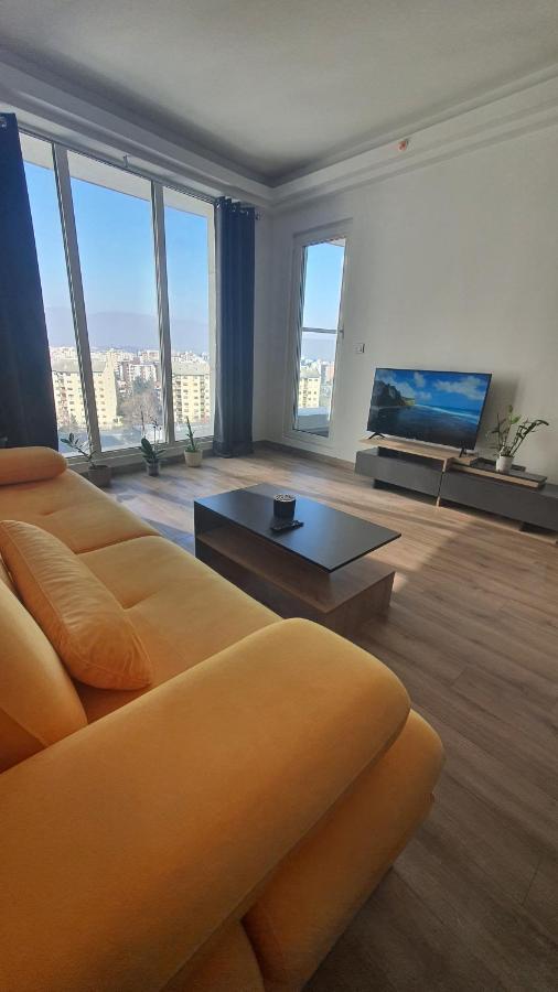 Cevahir Sky City Apartment With Spa, Pool & Fitness Included Skopje Bagian luar foto