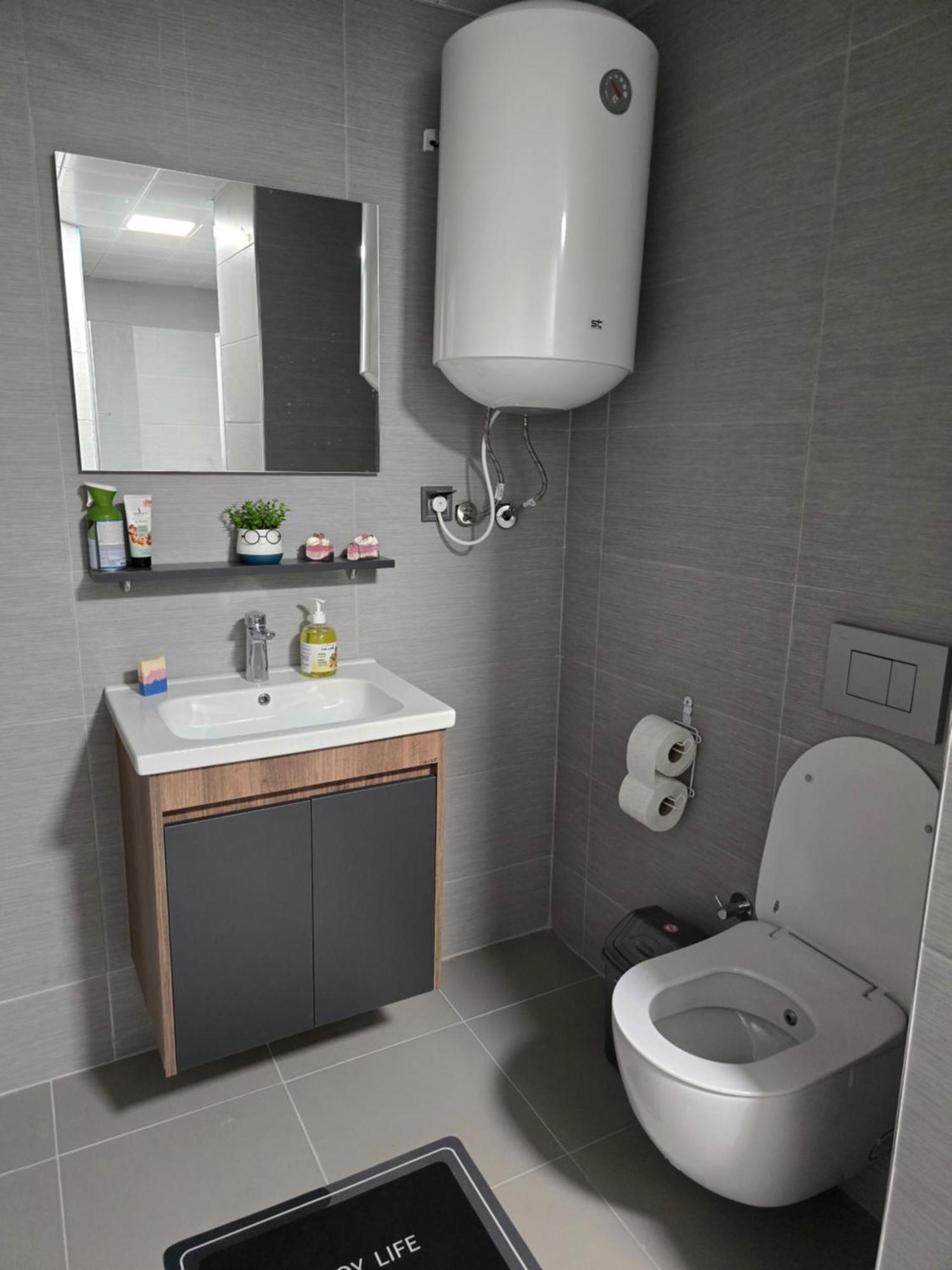Cevahir Sky City Apartment With Spa, Pool & Fitness Included Skopje Bagian luar foto