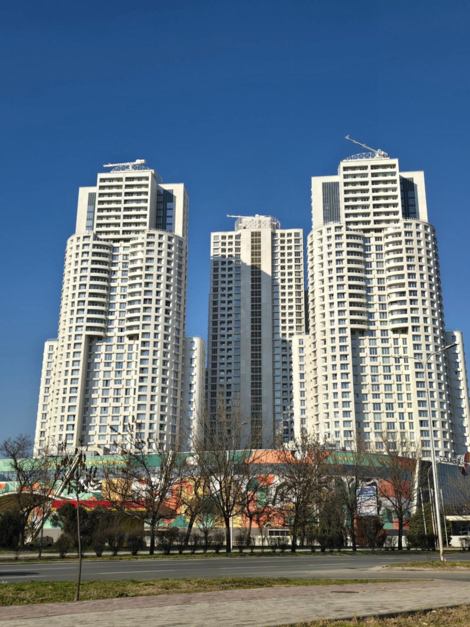 Cevahir Sky City Apartment With Spa, Pool & Fitness Included Skopje Bagian luar foto